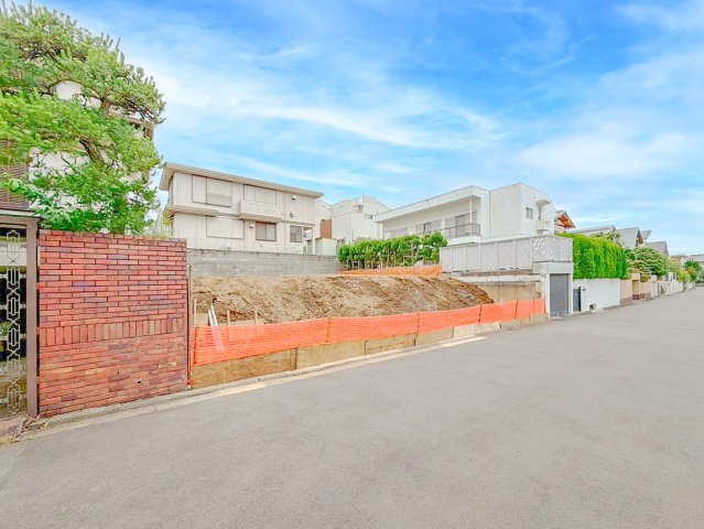 販売現地写真（前面道路を含む）
