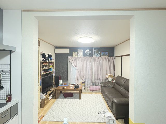家族が集う居心地の良いリビングです。ゆったりくつろげる空間です。