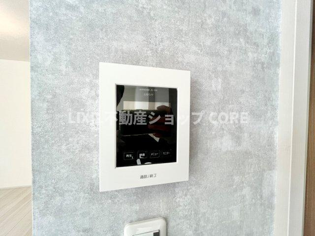 ＴＶモニター付インターホンでセキュリティ面にも配慮。小さなお子様のお留守番でも安心なアイテムです。　
