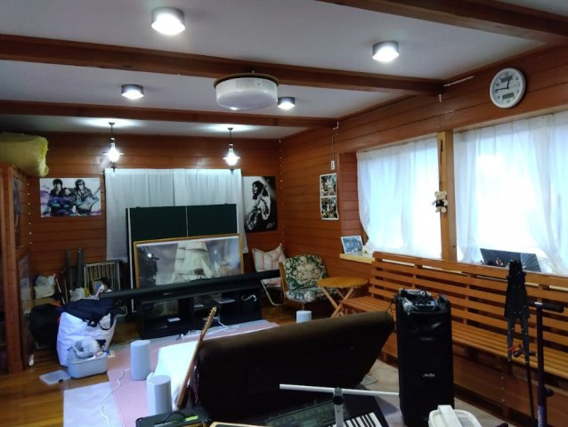 梁を活かした天井が特徴的なお部屋です。防音ガラスでAVルームなどとして使い勝手の良い間取りです。