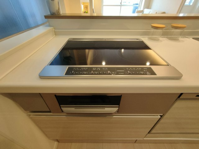 【IHクッキングヒーター】　IHクッキングヒーターでお手入れも楽々！