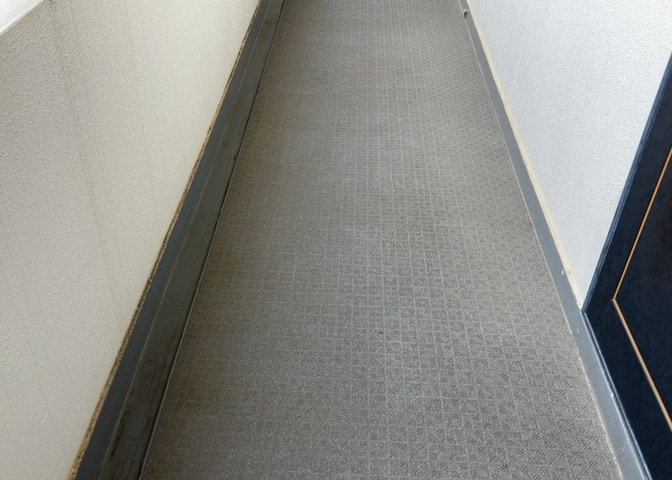 共用部分は、一棟の建物に住む区分所有者全員が共同で所有するとし、共用部分の管理、補修などは、区分所有者で形成される管理組合が行います。個人の判断で勝手に変更することはできませんので覚えておきましょう。