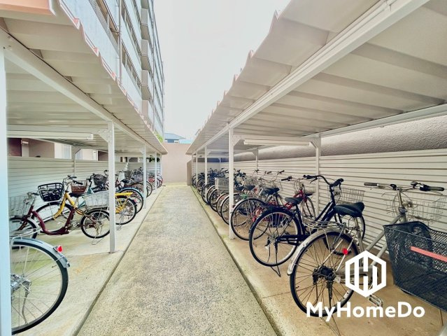 駐輪場のスペースです。自転車をご利用の際に出し入れしやすいかなど、日常の使い勝手を確認できます。