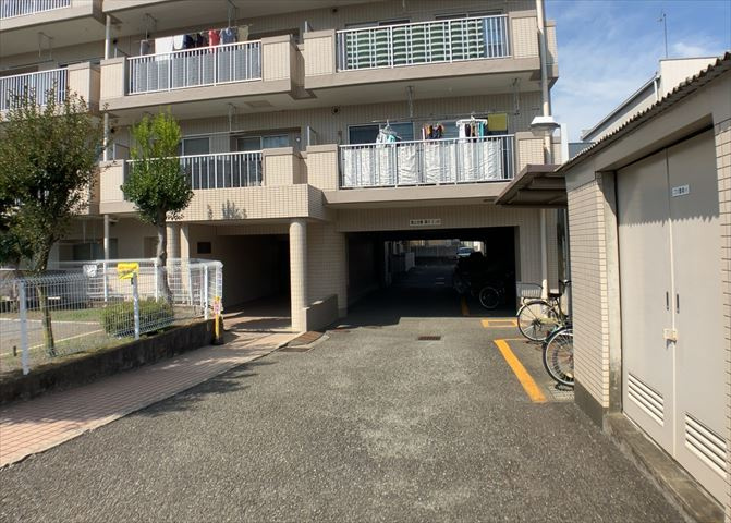 ＳＲＣ造は強度や耐震性の面でもRC造と比べて優れています。そのため、10階建以上の高層または超高層マンションなどの建築にも多く採用されています。柱や梁などのサイズが小さくても高い耐震性を確保できます。