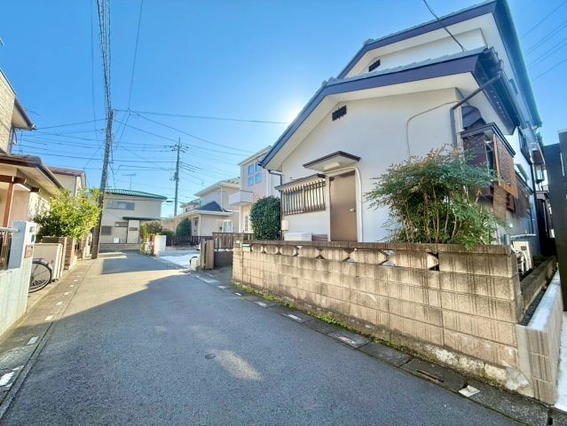 前面道路は公道約4ｍです。