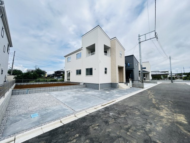現地写真　東側接道幅員約6ｍ　