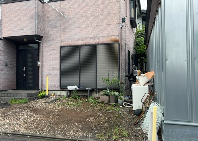 土地の形が極端に長細かったり、狭小地、あるいは道路との高低差がある傾斜地だった場合、後々売ろうとしても買い手がつかない場合もあります。後々、売却することになった時に価値の下がらない土地を選びましょう。