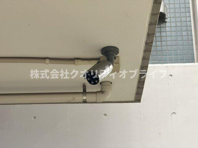 防犯カメラ。共用部に防犯カメラが設置されており、日々の防犯性や抑止力を高めています。
