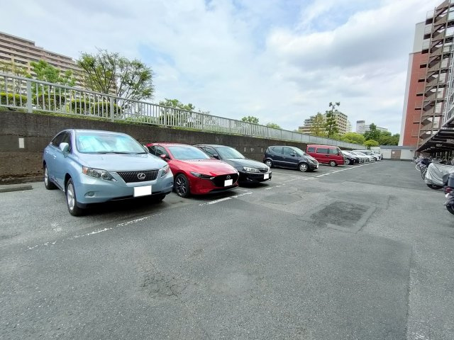 【駐車場】