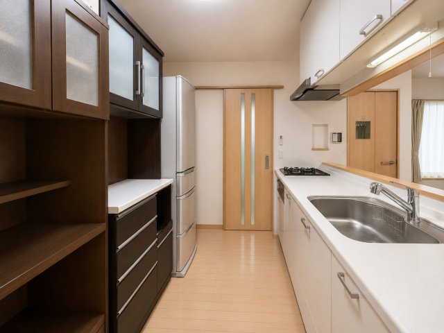 見た目もすっきり、作業もスムーズにこなせる空間です。