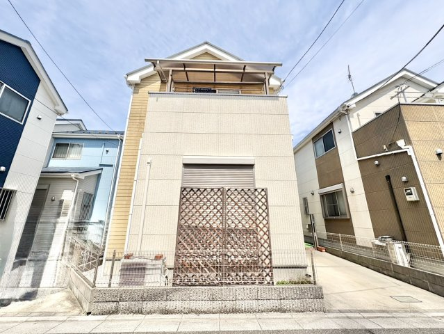 南東道路に面し陽当り良好！全居室に収納がある3LDK！キッチン・洗面・浴室がワンフロアにまとまり、家事がスムーズにこなせる間取りです！