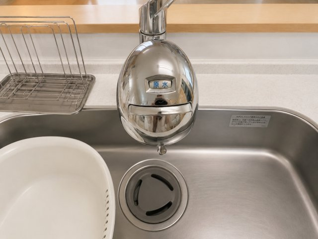 お手入れしやすいシンク周りです