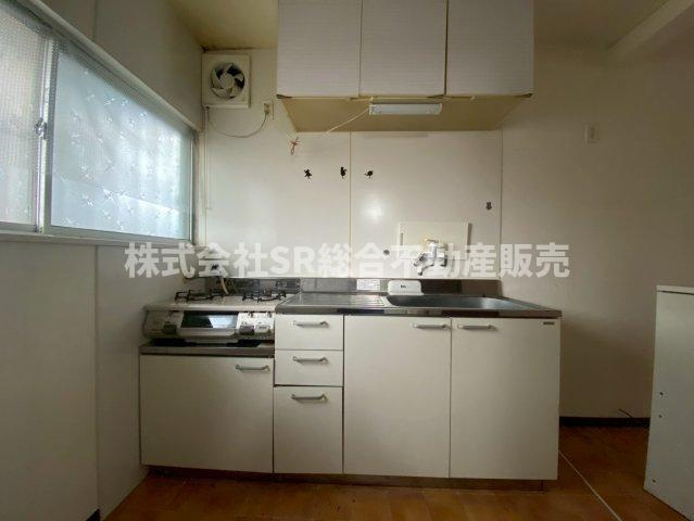 シンプルな白基調のキッチン