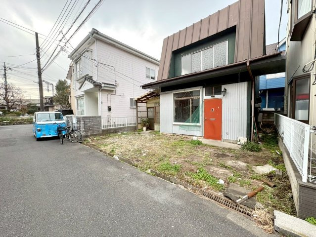 南東道路に面し陽当り良好！敷地約27坪・自由設計で夢のマイホームはいかがでしょうか！建築条件なし・お好きなハウスメーカーで建築可能です！