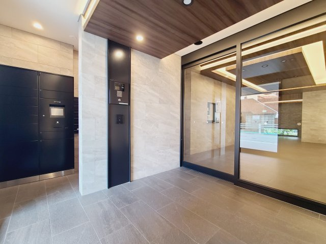 〇エントランスはマンションの顔。清潔感、存在感のあるエントランスは居住者の心を豊かにする。