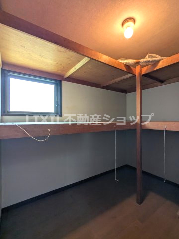 各部屋収納の他、2階には納戸もついております