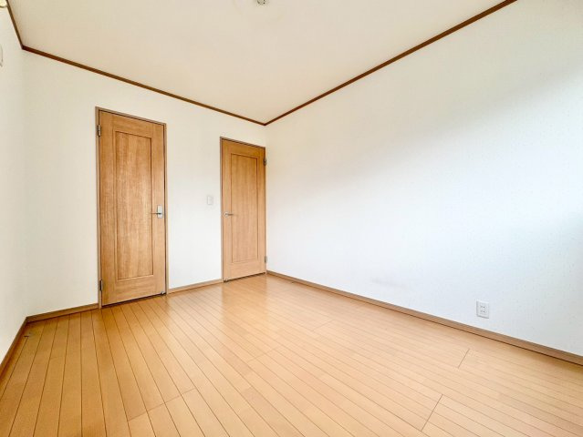 洋室6帖・WIC付き。お部屋がすっきり片付きます。