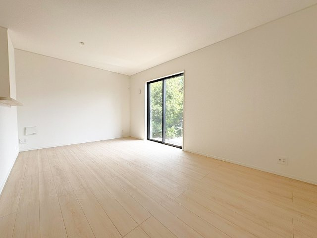開放的な空間でゆったりとやすらぎに包まれた時をお過ごしください。