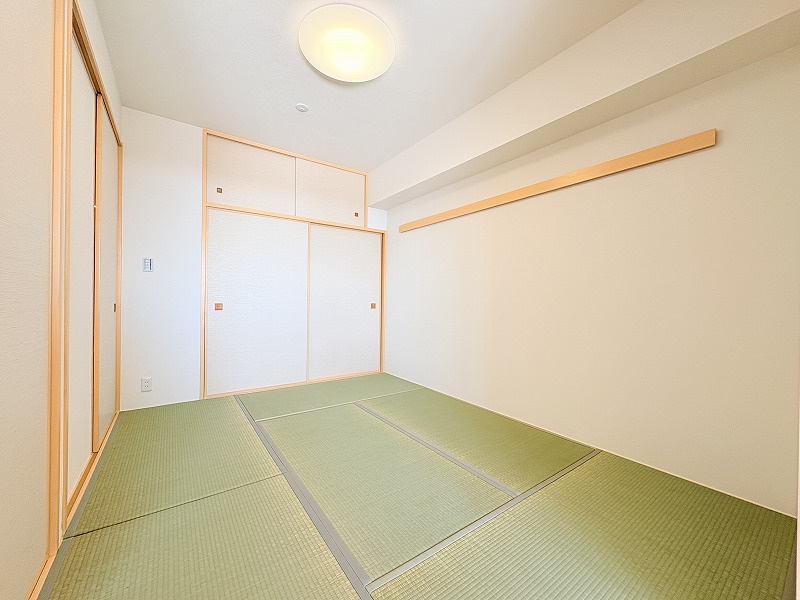6帖/横になってくつろいだり、お子様と遊んだりと様々な場面で活躍する和室。