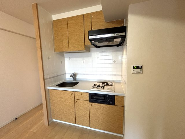 こちらの居室にも採光・通風ともに十分に入り気持ちのいい毎日が送れそうです。