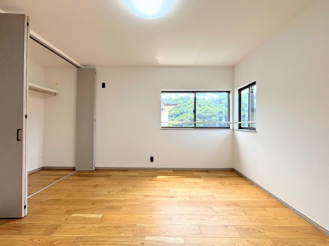 ◆子どものスタディ空間として、あるいは書斎やホビールームとして生活スタイルに合わせて使えるプライベートルーム。居心地のいい落ち着いたインテリアが似合います。　