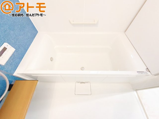 脚を伸ばしてリフレッシュ♪広々湯舟でお湯に浸かれば疲労回復効果につながります♪