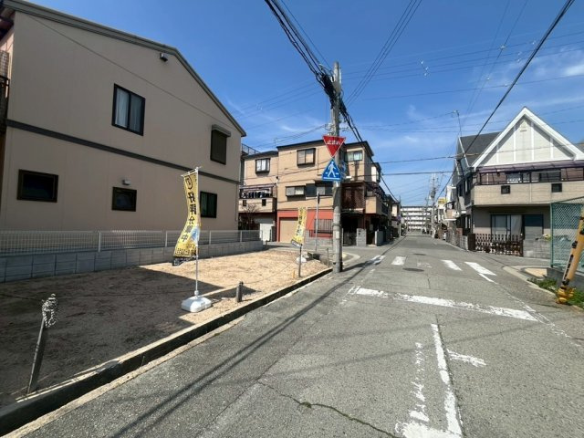 東側道路は約5.8ｍ幅で間口が広く多彩なプランが可能です