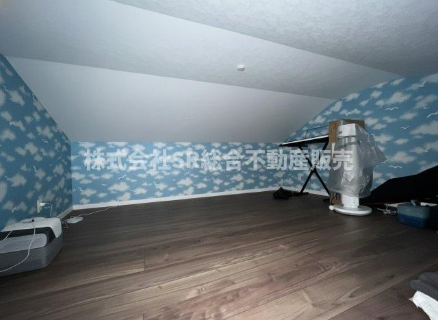 ロフトがあり遊び場、寝室、物置等多用途に使えます！