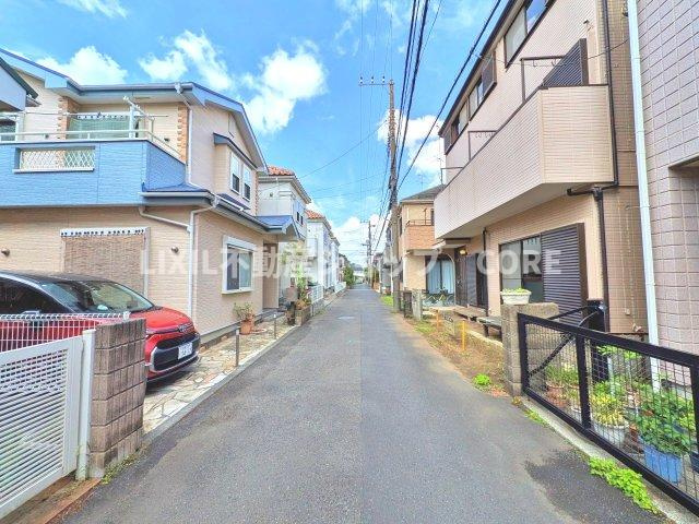 閑静な住宅地で子育て家族にピッタリ。ゆとりある住環境が整っています。