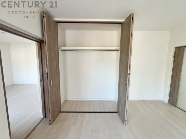 衣類やアクセサリー、小物類の収納が便利で整理整頓がしやすく、部屋の美観を保ちつつ、スペースを最大限に活用できます。衣服のしわやダメージを防ぎ、長持ちさせることができます。