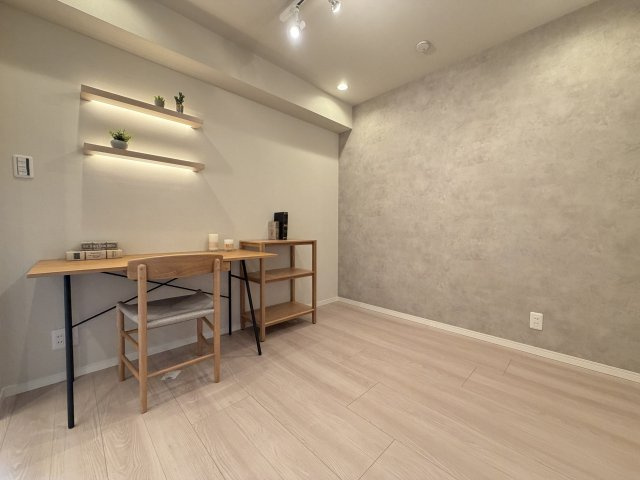大切なお子さまを見守りやすい引き戸の洋室は、子ども部屋としても。　