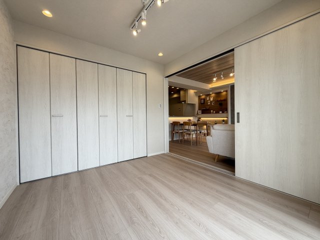 シンプルな洋室は、幅広い用途でお使いいただけます。　