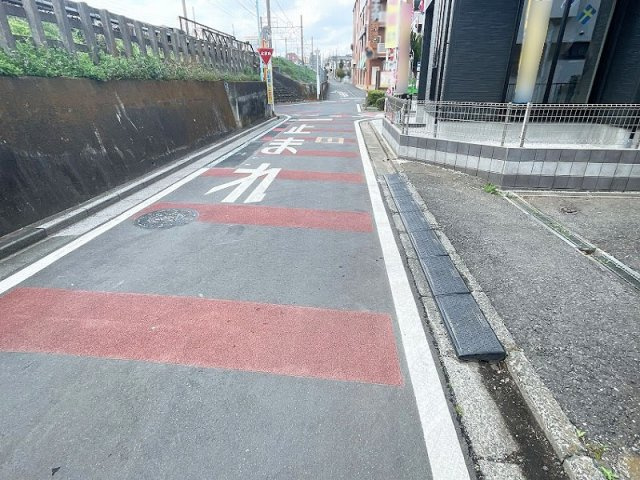 スーパーまで徒歩4分とお買い物が便利な環境です！　周辺環境も併せてご案内いたします。　お気軽にお問い合わせください！