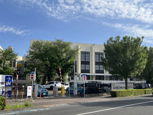東村山スポーツセンター　約696m
