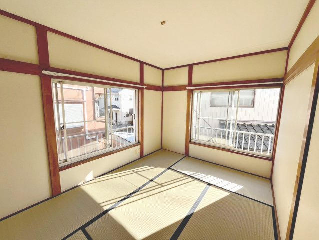 柔らかい畳が心地よい和室