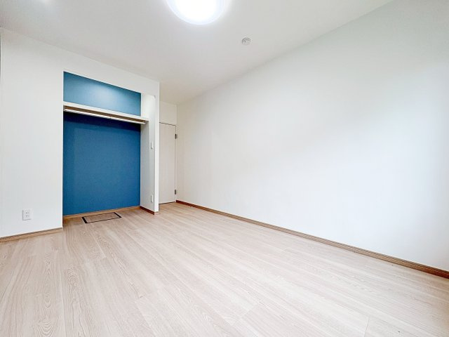 ◆気持ちの良い風が室内へ入り込む居室。家具を配置しても広々ご利用いただけます！！