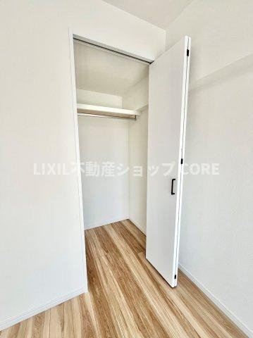 各居室にはクローゼットが備え付けられており、居室の広さを有効に使えます♪　
