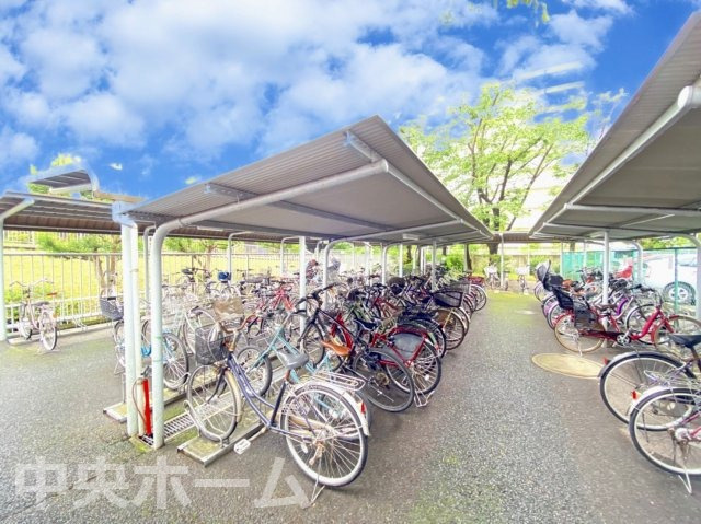 【自転車置き場】最新の空き状況や費用などの詳細は担当スタッフまでお問い合わせください。