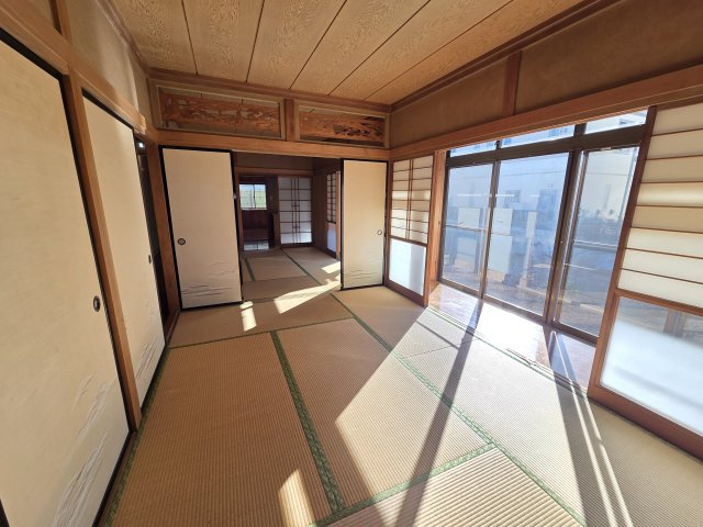 1階西側の和室です。