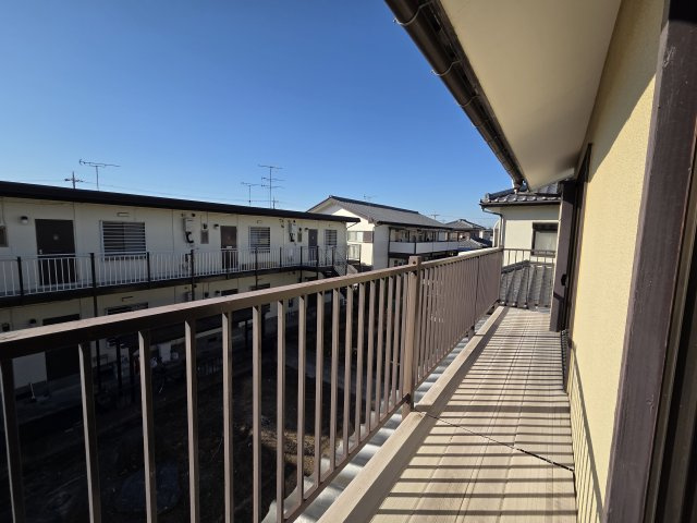 バルコニーは南向きなので日当たり良好！
