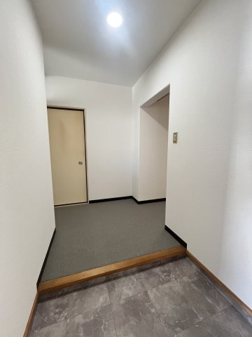 広々とした玄関
