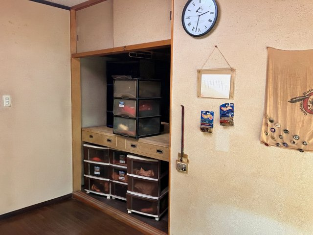 各部屋に収納があります。