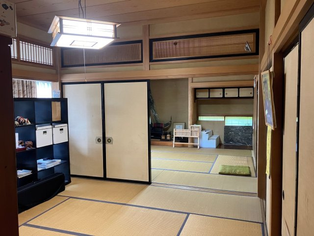 8帖の和室2部屋がふすまで隣り合っています。