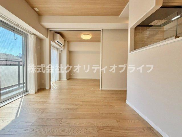 フローリング新規張替え済み