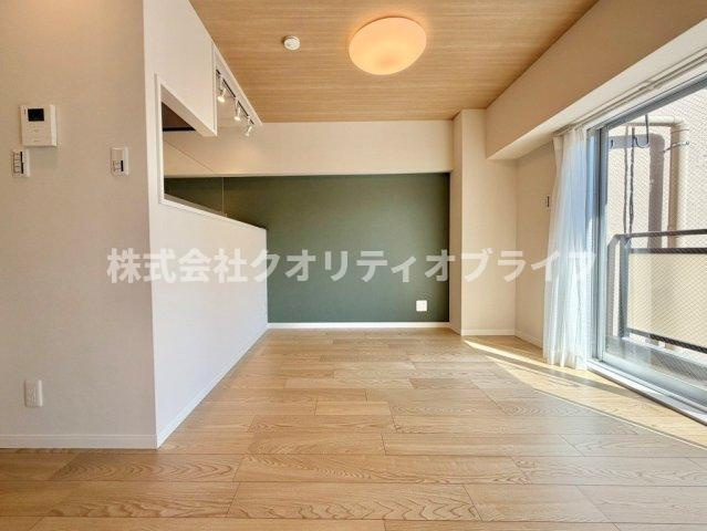 クロス新規張替え済み