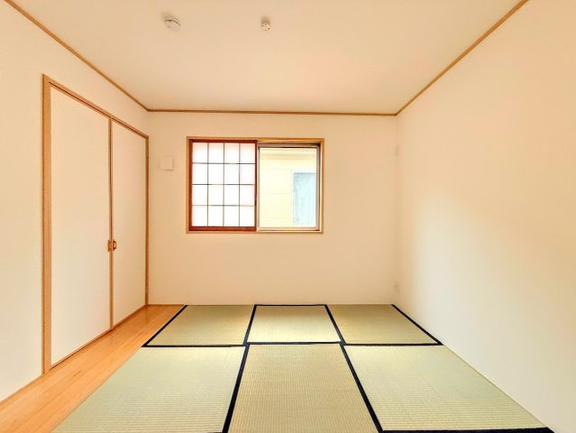◆柔らかい陽光が差し込む明るいお部屋を演出する設計。彩光の取れる窓が気持ちの良いお部屋を創り上げます。