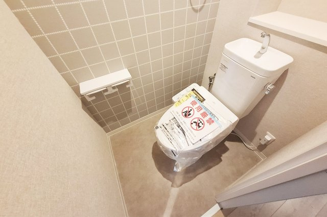 トイレ：便器・温水洗浄便座を新調済み。