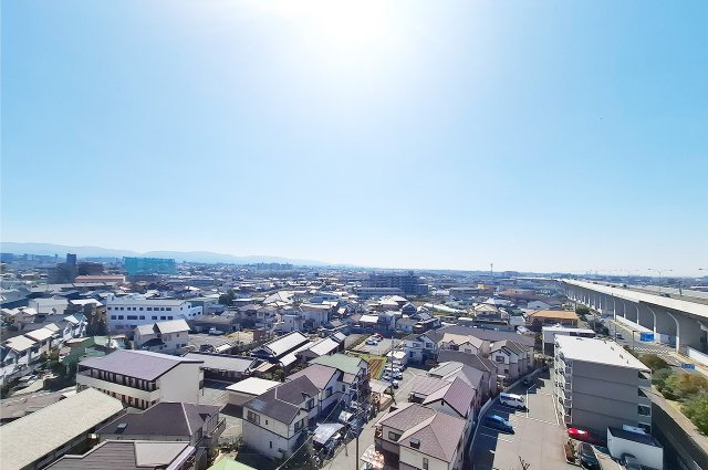 眺望：15階建ての9階部分で開けた眺望を楽しめます。