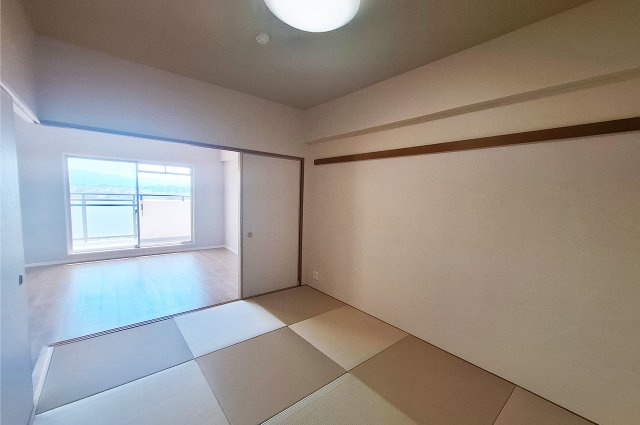 和室：襖を開ければLDKとの一体利用も可能。