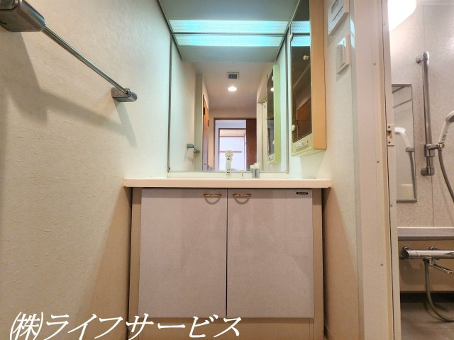 シャワー付洗面化粧台